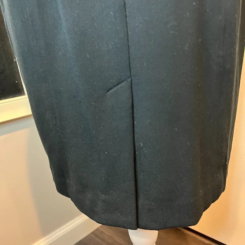 Adrienne Vittadini Black pencil skirt, Size 6
